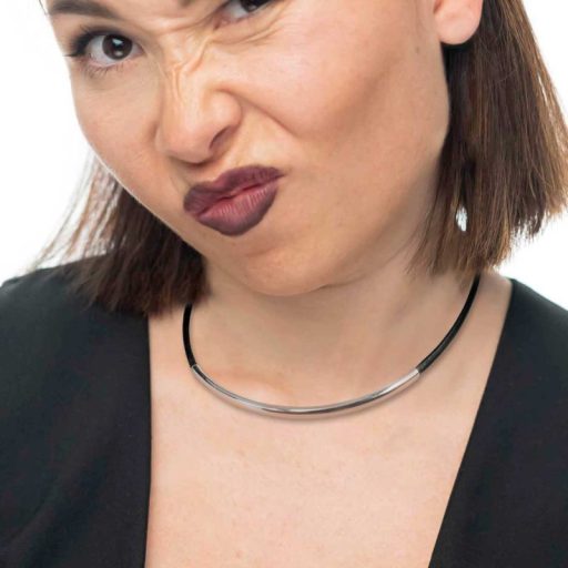 collana-cordino-cerato-nero-con-tubolare-centrale (1)